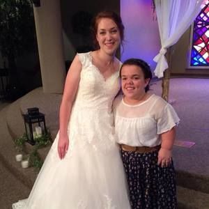 Meet your Posher, Fayth